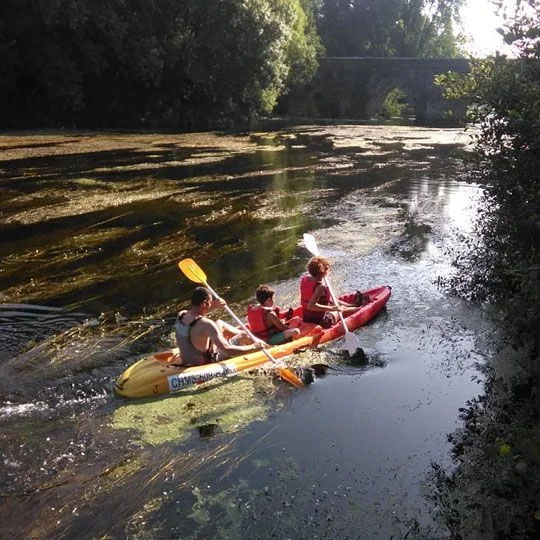 Kayak en el río
