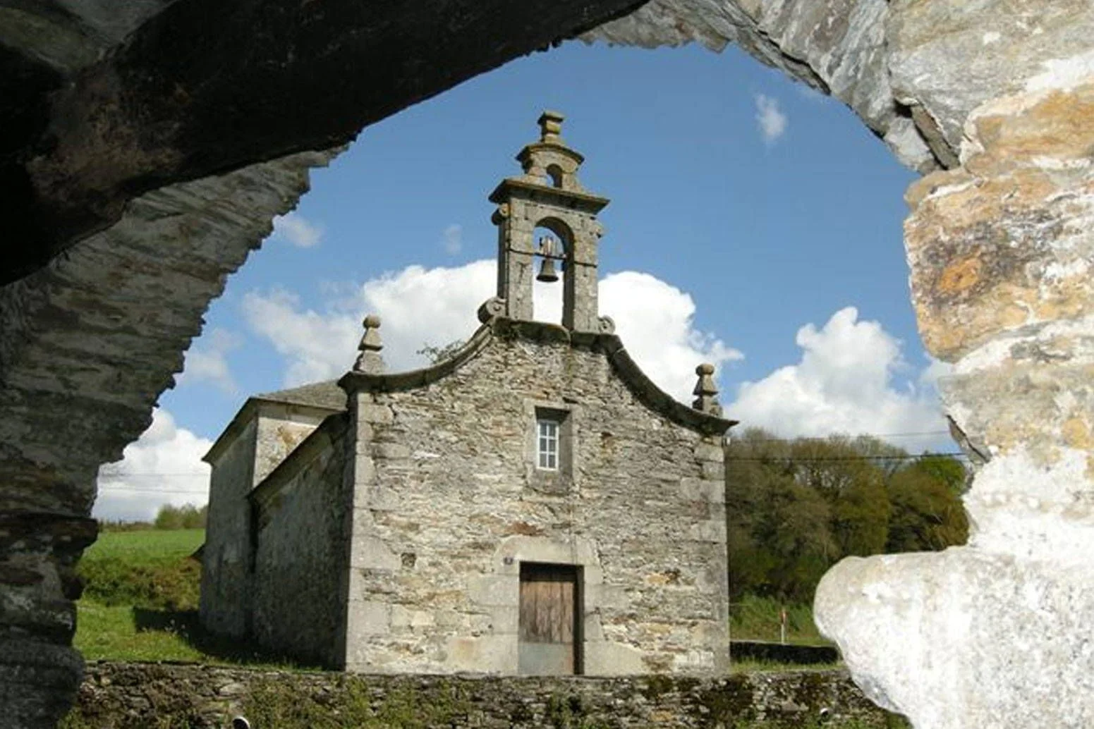 Iglesia en el municipio de Pol